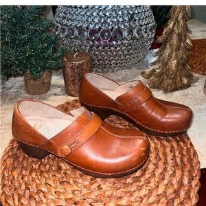 Dansko cognac Leather Women's Clogs 37